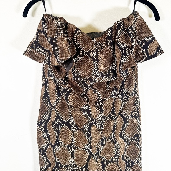 Babaton Snakeskin Reptile Print Strapless Cropped Jumpsuit Size 2 ** please read - Picture 2 of 11